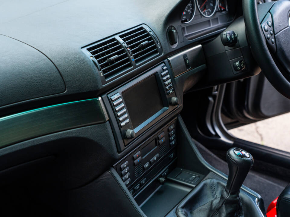 Image 42/56 of BMW M5 (2000)