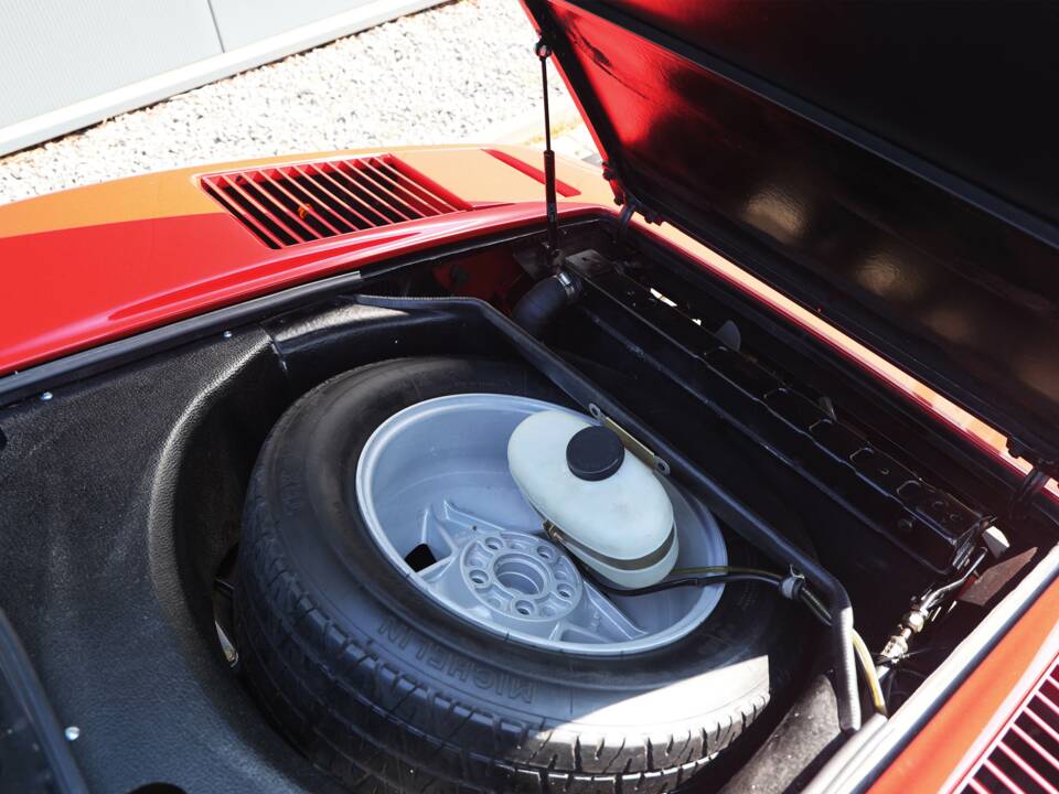 Image 55/61 of Ferrari 308 GTBi (1982)