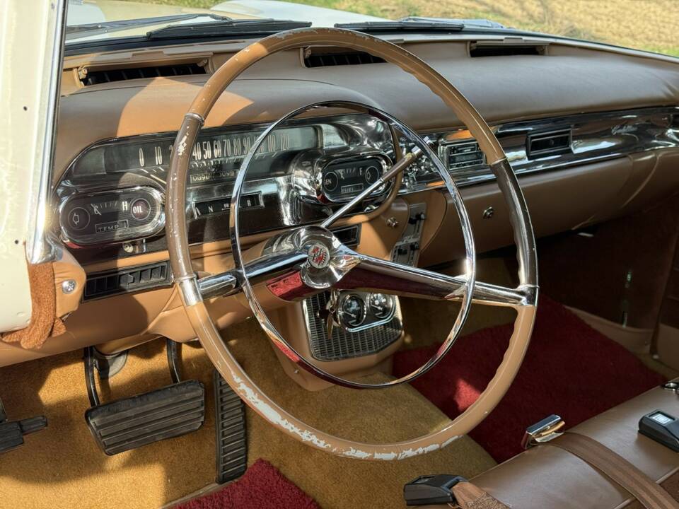 Image 13/36 of Cadillac 62 Sedan DeVille (1957)