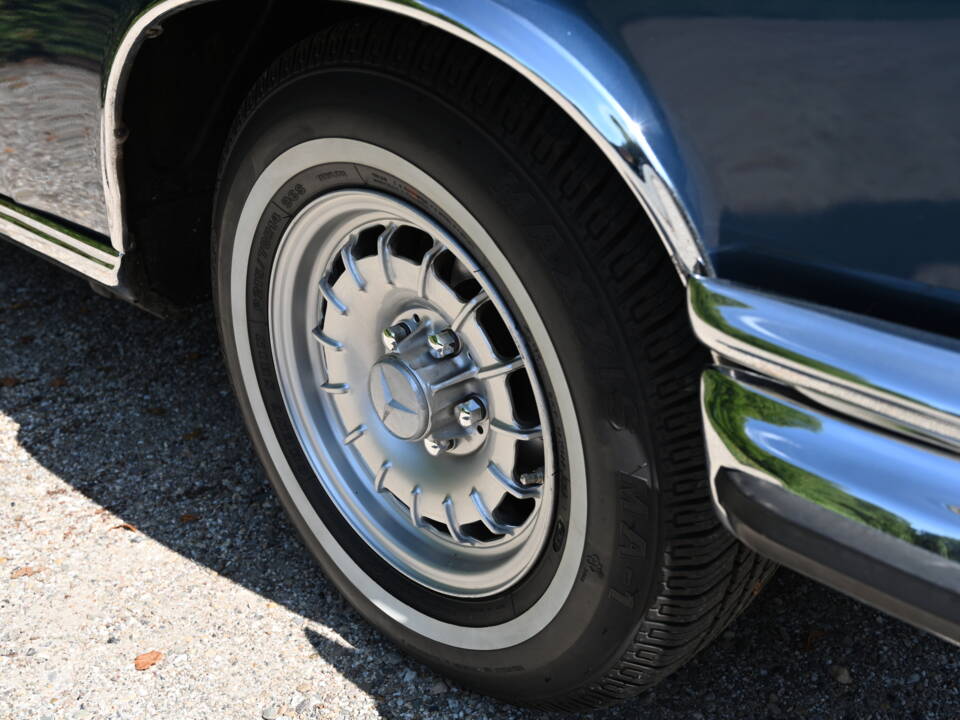 Immagine 16/17 di Mercedes-Benz 280 SE 3,5 (1971)