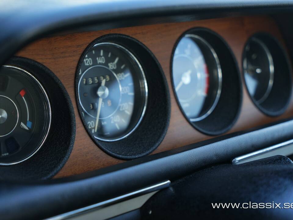 Image 16/32 of BMW 3.0 CS (1972)