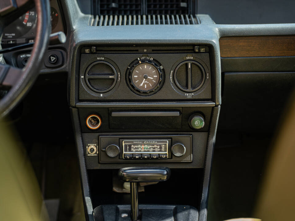 Image 32/46 of BMW 525 (1978)