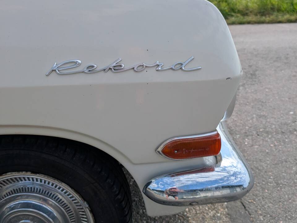 Image 22/35 of Opel Rekord 1700 (1964)