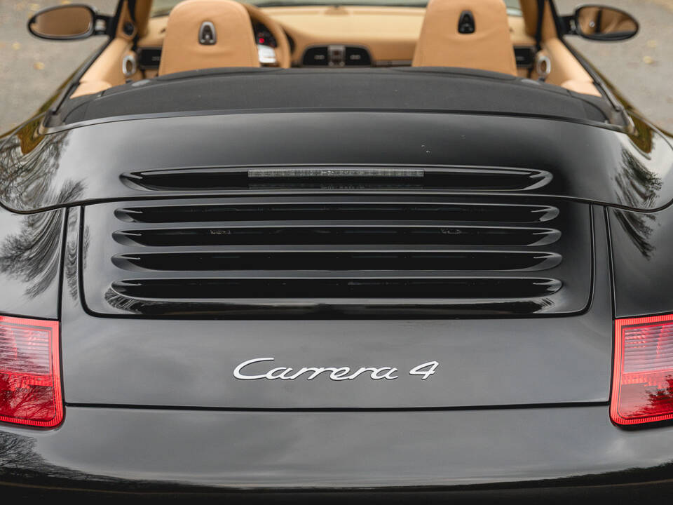 Imagen 56/96 de Porsche 911 Carrera 4 (2006)