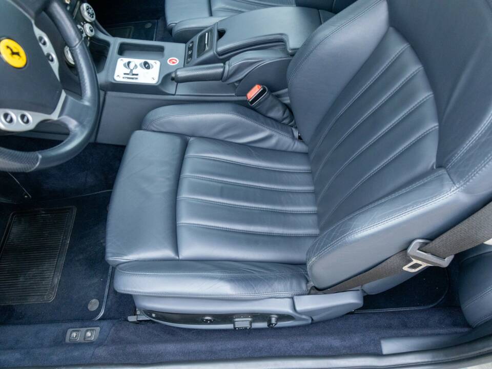 Bild 50/50 von Ferrari 612 Scaglietti (2005)
