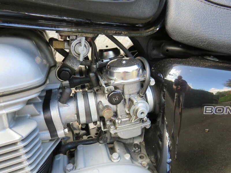 Image 24/39 of Triumph Bonneville T100 (2005)