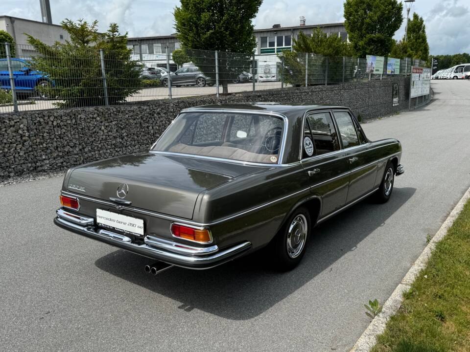 Image 46/47 of Mercedes-Benz 280 SE (1969)