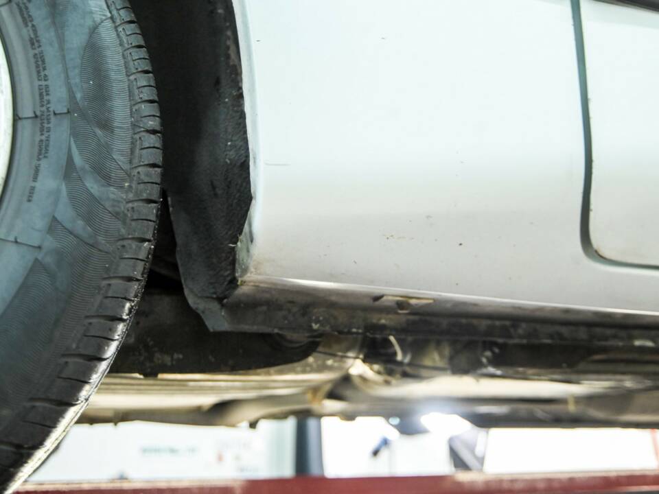 Bild 48/50 von Chrysler Le Baron 2.5 Turbo (1988)