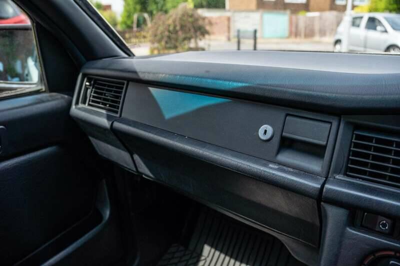 Image 39/50 of Mercedes-Benz 190 E 2.5-16 (1991)