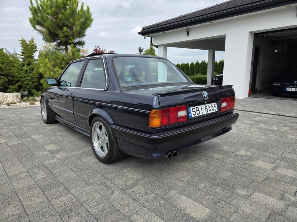 Bild 4/8 von BMW 325i (1989)