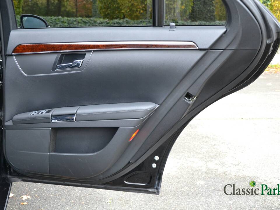Bild 20/50 von Mercedes-Benz S 500 (2006)