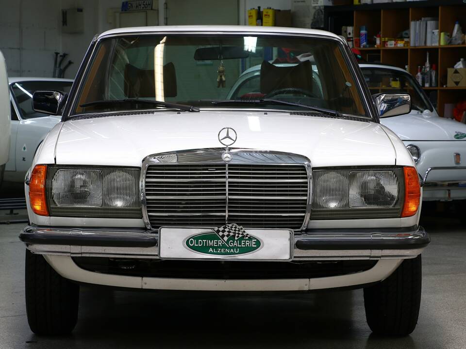Bild 2/25 von Mercedes-Benz 280 E (1977)