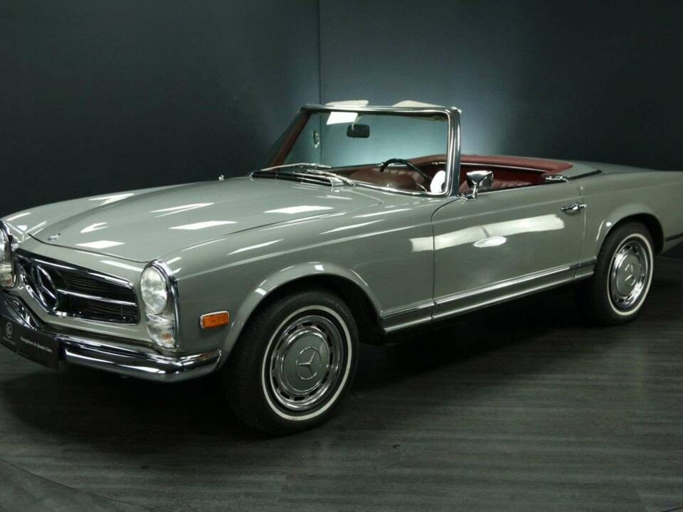 Immagine 3/50 di Mercedes-Benz 250 SL (1968)
