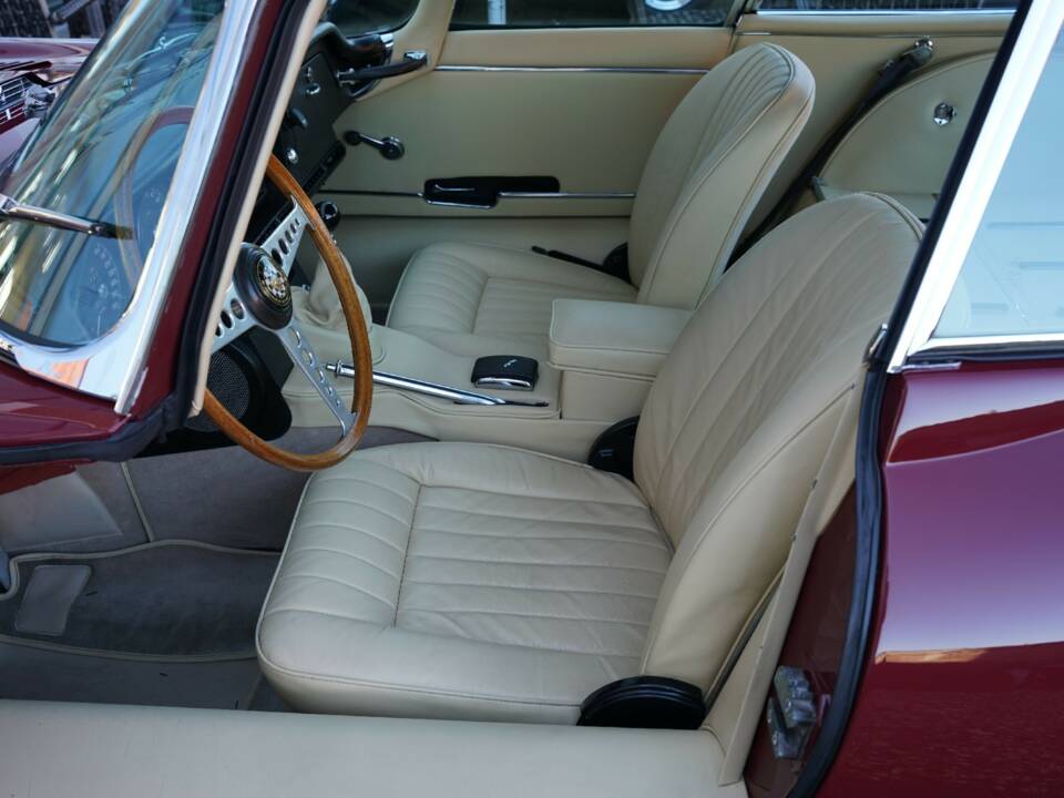 Imagen 3/50 de Jaguar E-Type 3.8 "Lightweight" (1968)