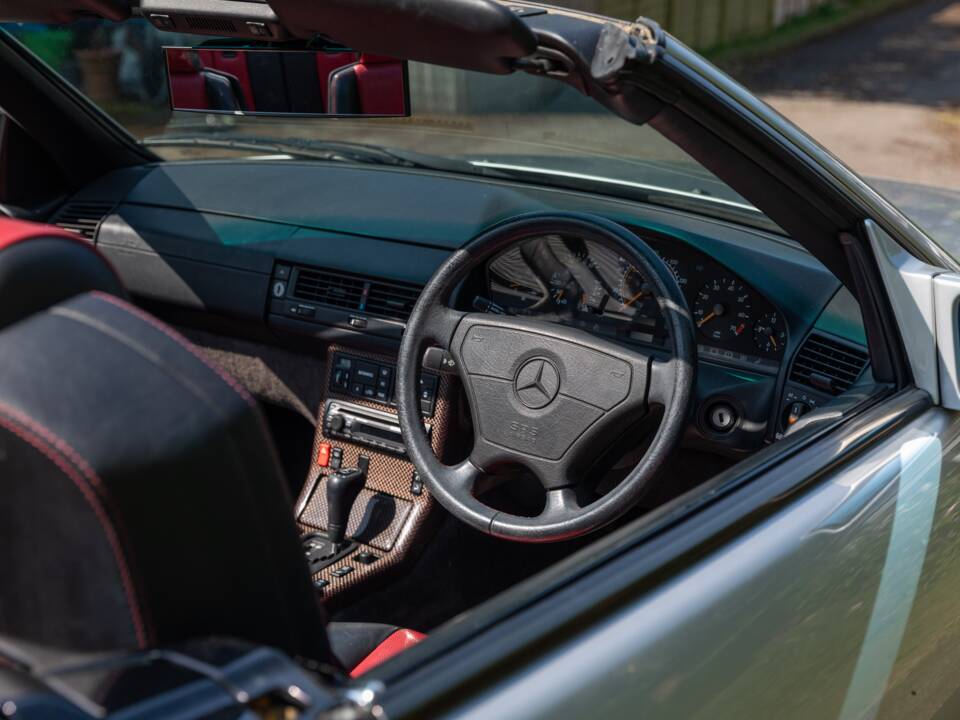 Image 43/50 of Mercedes-Benz SL 320 &quot;Mille Miglia&quot; (1995)