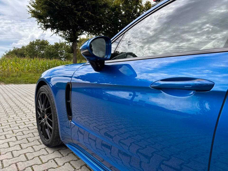 Bild 4/20 von Porsche Panamera Turbo Sport Turismo (2019)