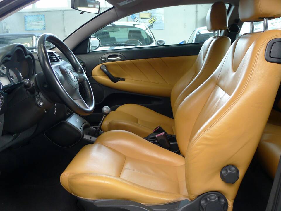 Image 34/39 of Alfa Romeo GT 1.8 Twin-Spark (2007)
