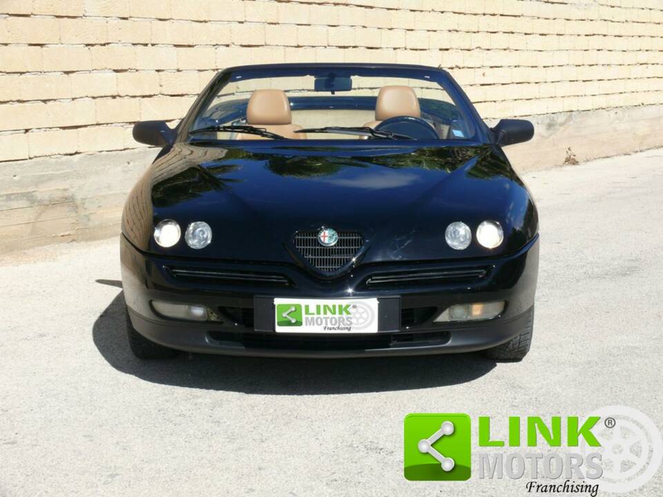 Imagen 2/10 de Alfa Romeo Spider 2.0 Twin Spark 16V (1997)