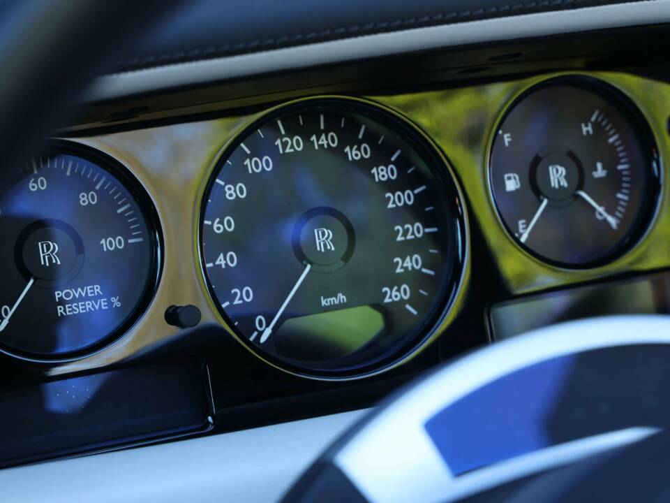 Image 14/50 of Rolls-Royce Phantom DHC (2009)