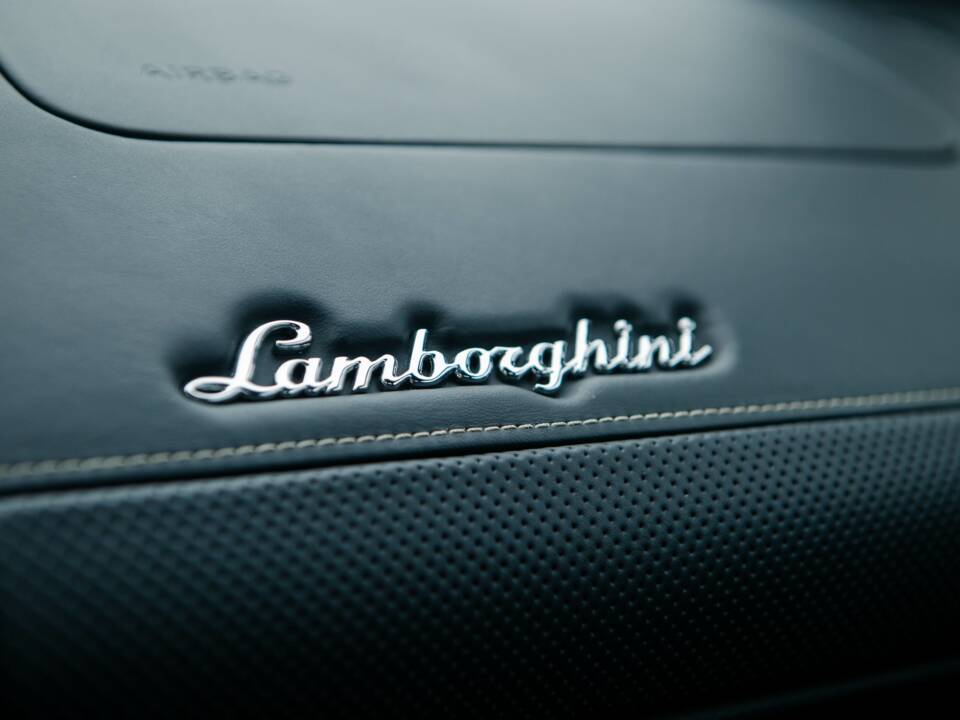 Image 22/30 of Lamborghini Gallardo LP 560-4 (2009)