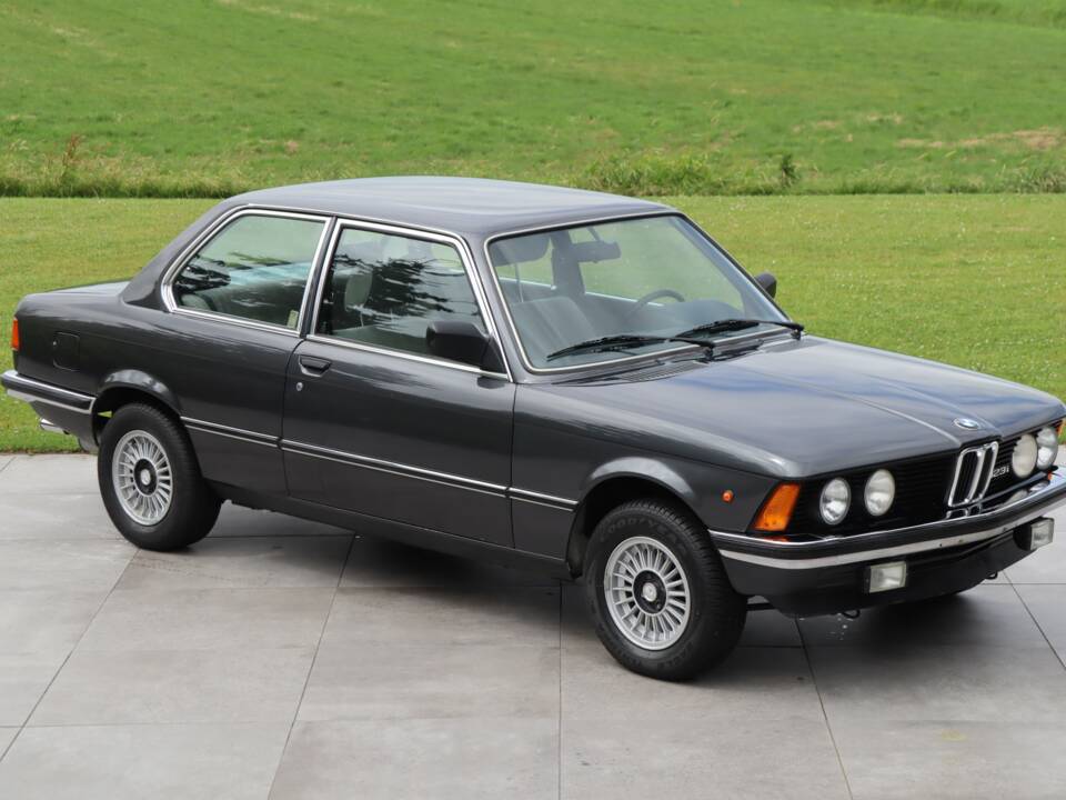 Image 49/50 of BMW 323i (1980)