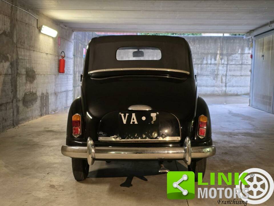 Image 2/10 of FIAT 500 C Topolino (1951)