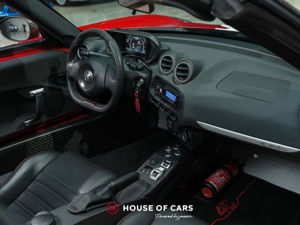 Image 18/25 of Alfa Romeo 4C Spider (2016)