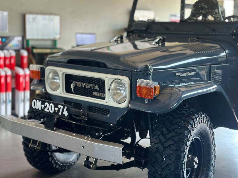 Image 8/50 of Toyota Land Cruiser BJ 40 (1981)