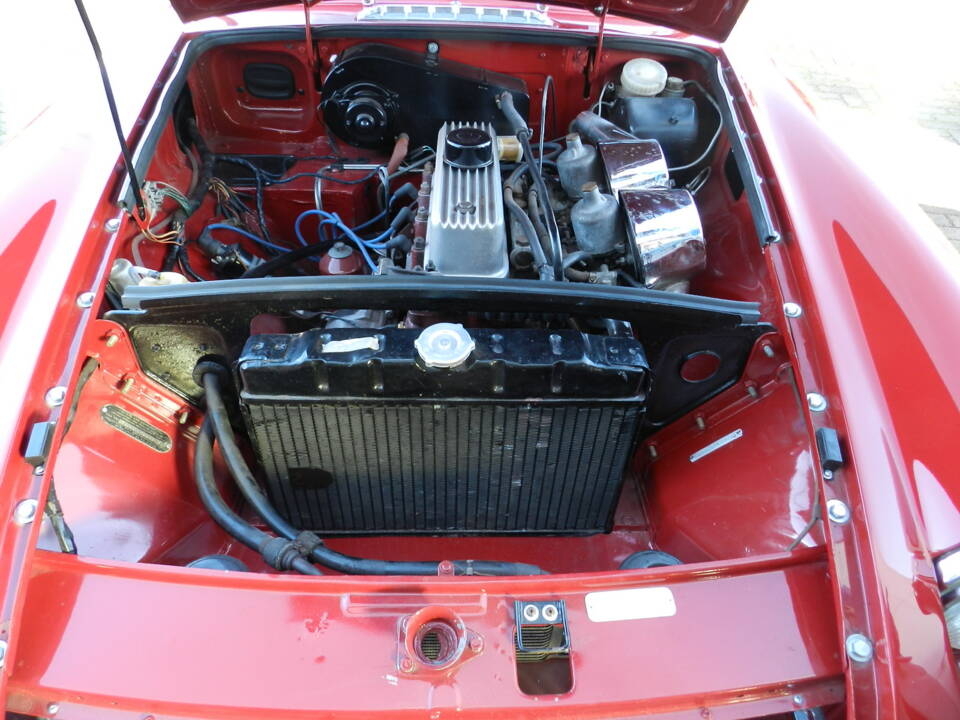 Image 64/75 of MG MGB GT (1969)