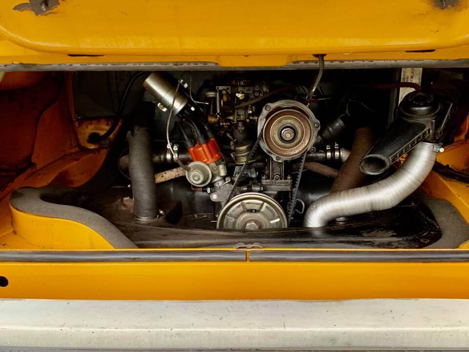 Imagen 12/19 de Volkswagen T2b Westfalia (1979)