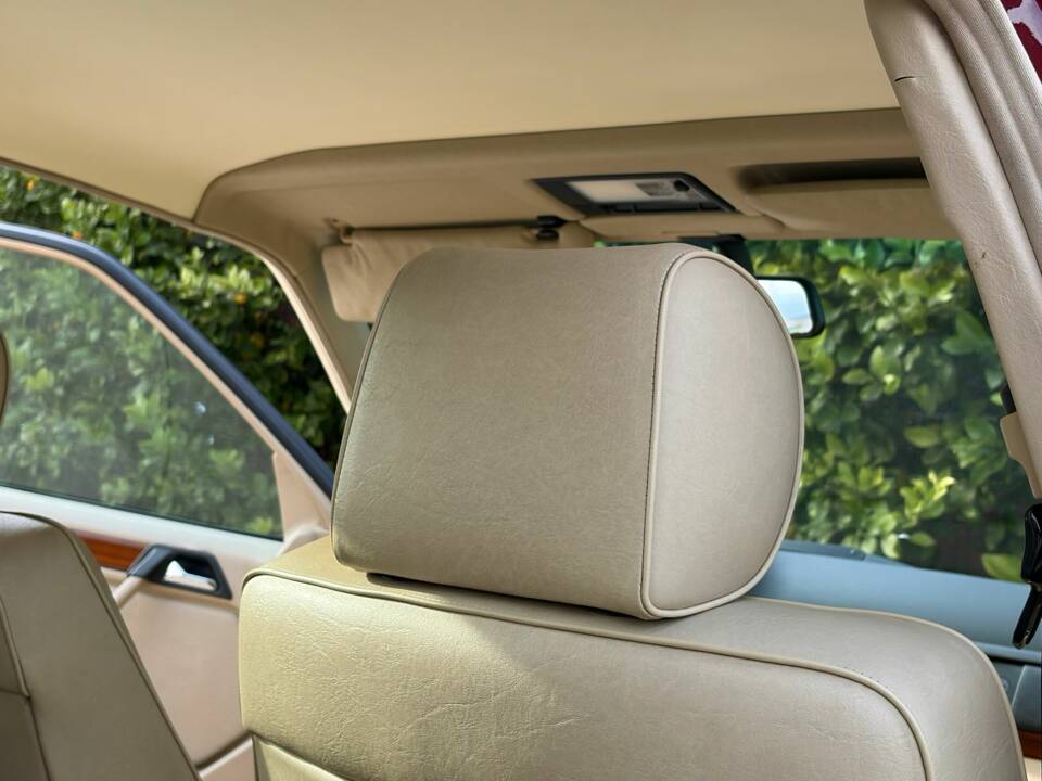 Afbeelding 25/46 van Mercedes-Benz 200 E-16 (1993)