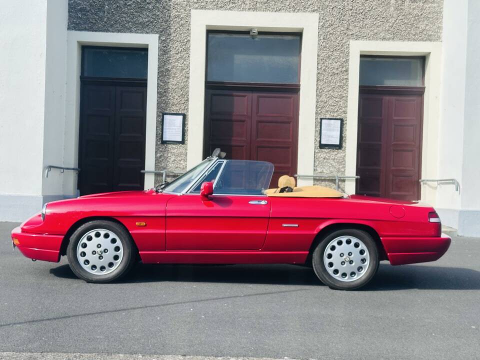 Image 1/50 of Alfa Romeo 2.0 Spider (1991)