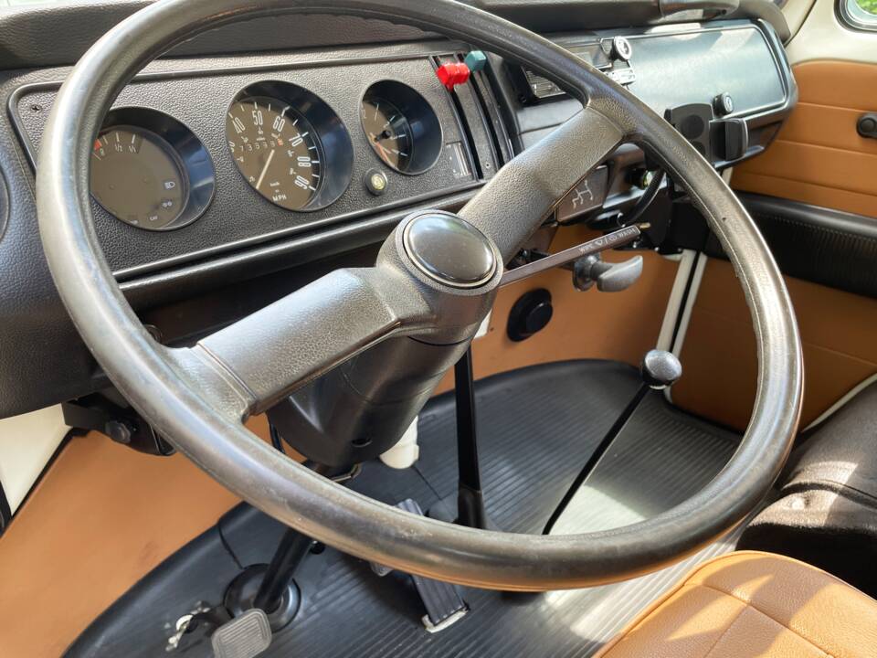 Image 39/73 of Volkswagen T2b Kombi (1978)