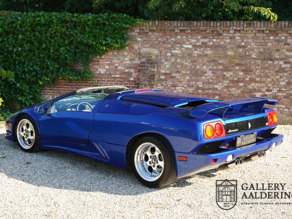 Obraz 28/50 pojazdu Lamborghini Diablo VT Roadster (1996)