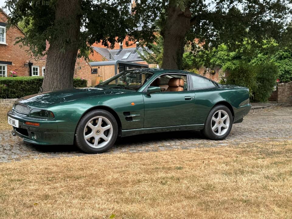 Image 7/30 of Aston Martin V8 Coupé (1996)