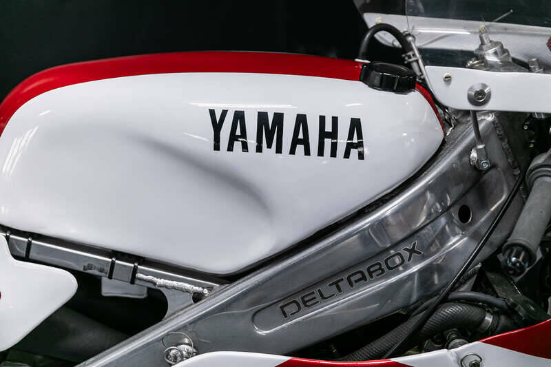 Image 20/28 of Yamaha DUMMY (1988)