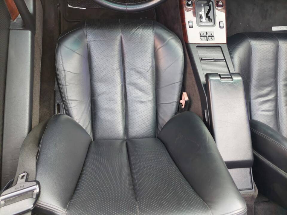 Image 19/22 of Mercedes-Benz 500 SL (1991)