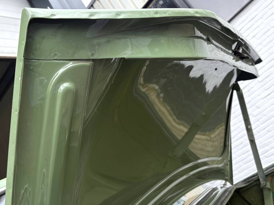 Image 18/24 of DAF Daffodil 31 (1964)