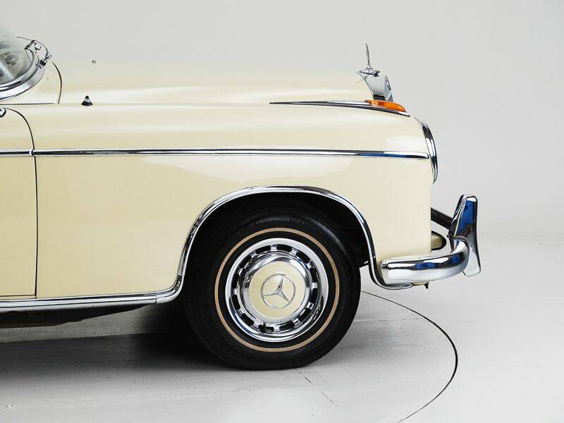 Afbeelding 10/15 van Mercedes-Benz 220 SE b (1961)