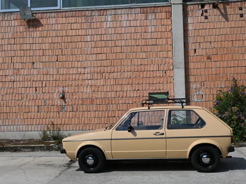 Immagine 4/26 di Volkswagen Golf Mk I 1.1 (1983)