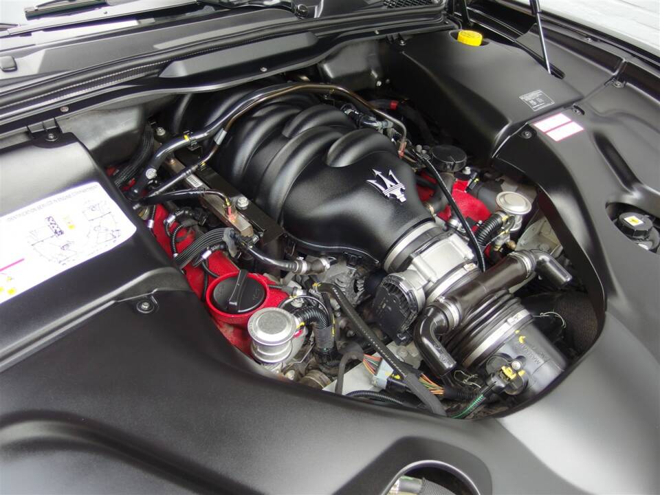 Afbeelding 89/100 van Maserati GranTurismo S (2010)