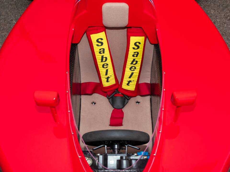 Image 41/85 of Ferrari 641 (1990)