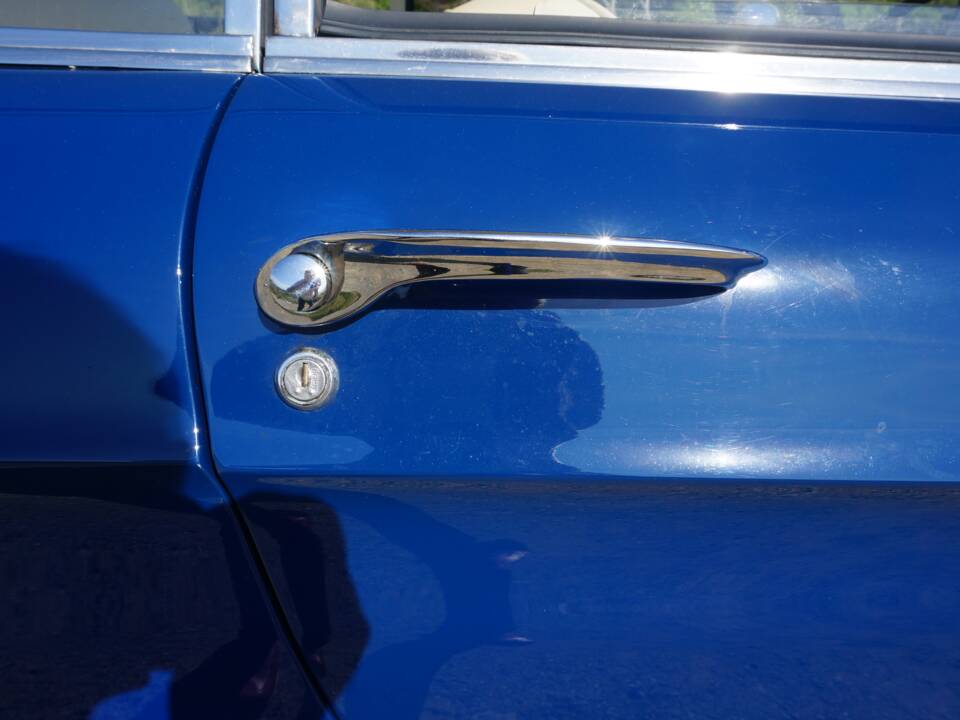 Image 14/46 of Peugeot 404 Coupé (1967)