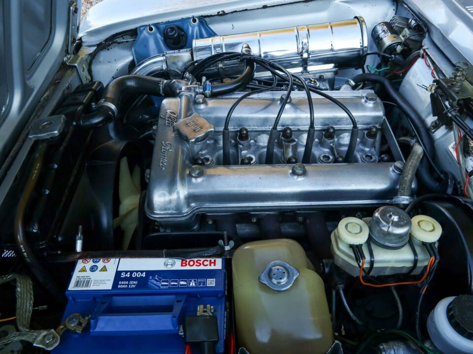 Image 39/50 of Alfa Romeo 1750 GT Veloce (1970)