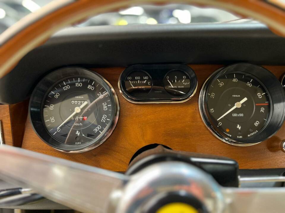 Image 13/50 of Ferrari 330 GT 2+2 (1965)