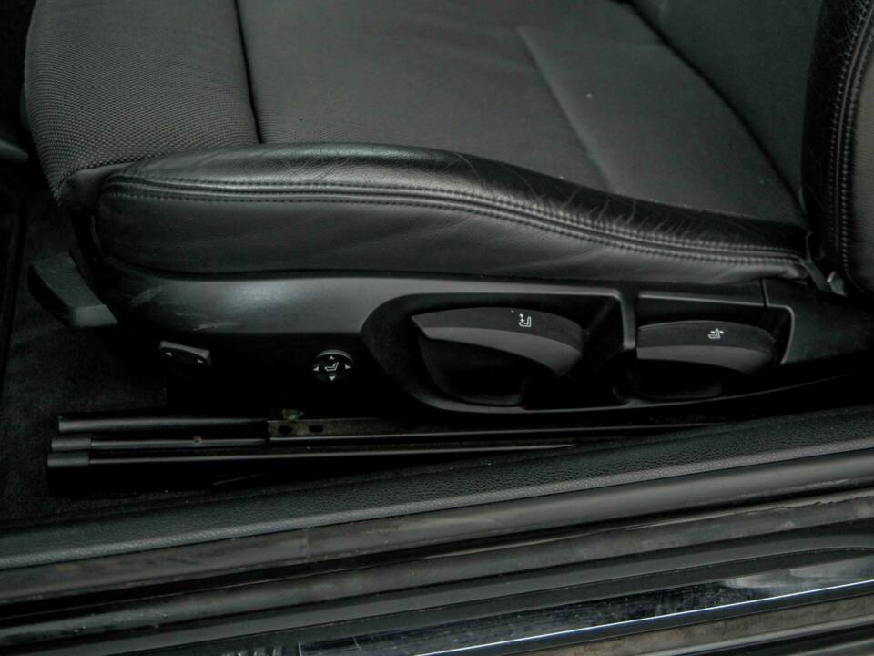 Image 40/50 of BMW 125i (2008)