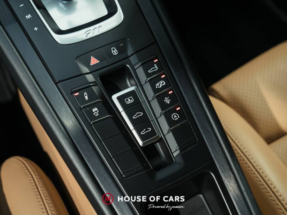 Bild 22/24 von Porsche 911 Carrera 4 GTS (2017)