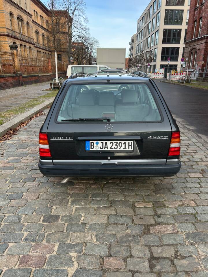 Image 4/21 of Mercedes-Benz 300 TE 4-Matic (1992)