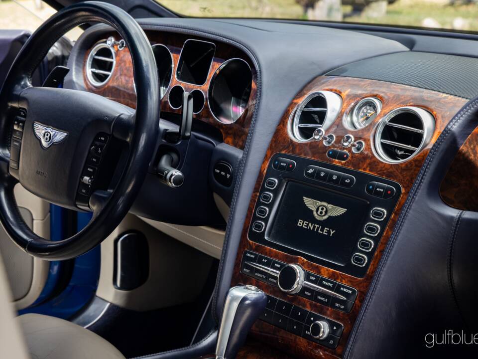 Image 51/75 of Bentley Continental GT (2004)