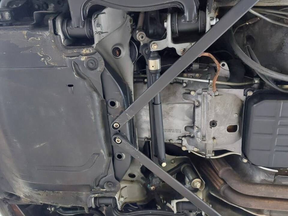 Afbeelding 34/43 van Mercedes-Benz 320 CE (1993)